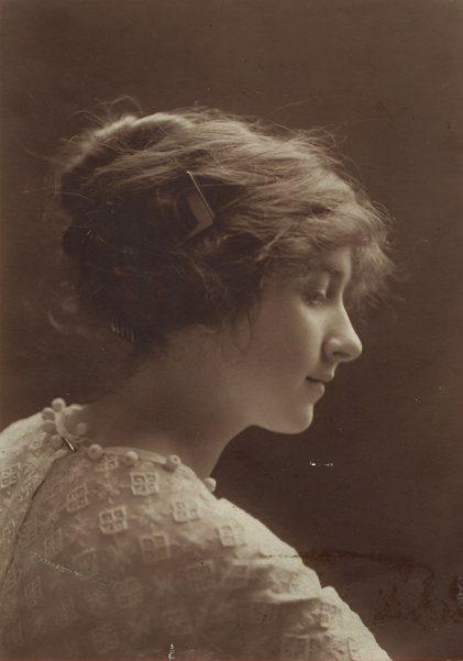 An Extravagance of Love: Audio Book read by Stephen Williams